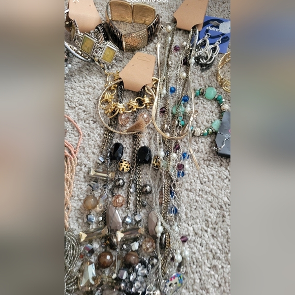 Mystery Costume Jewelry Bag 2.7 pounds - Picture 7 of 12